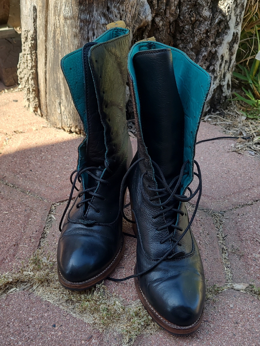 Vintage Rare Black Lace-Up Leather Ankle Boots with Wood Heel